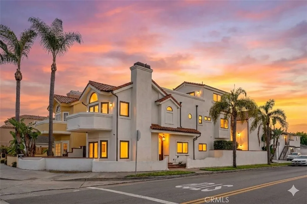 1219 Delaware Street, Huntington Beach, California 92648 home-pic-1