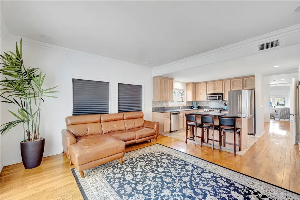 1219 Delaware Street, Huntington Beach, California 92648 home-pic-10