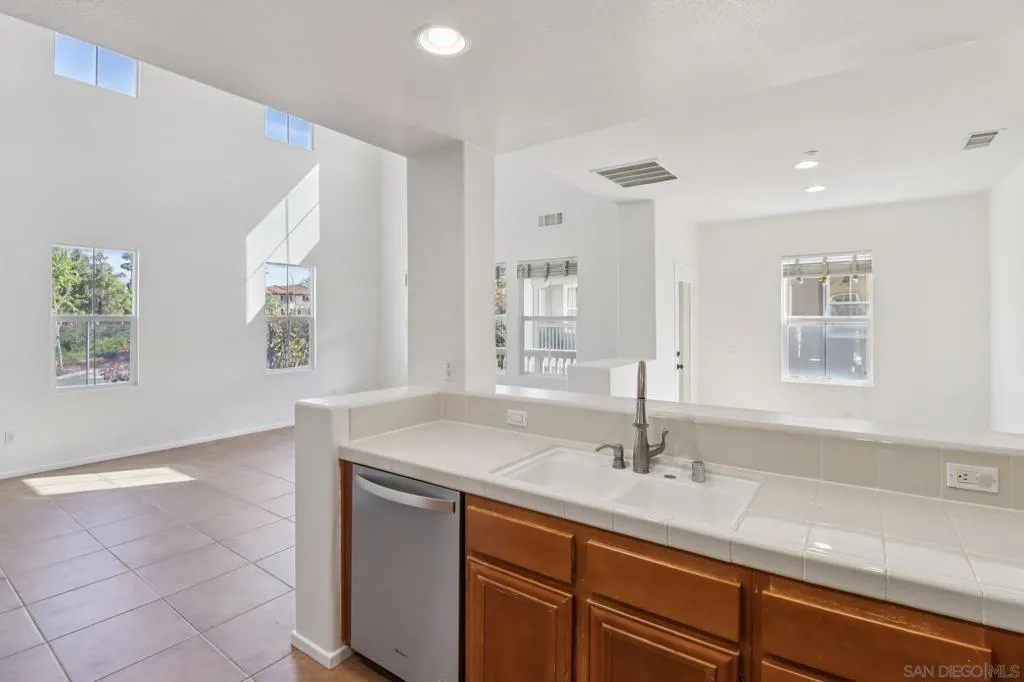 7895 Via Montebello 1, San Diego, California 92129 home-pic-16
