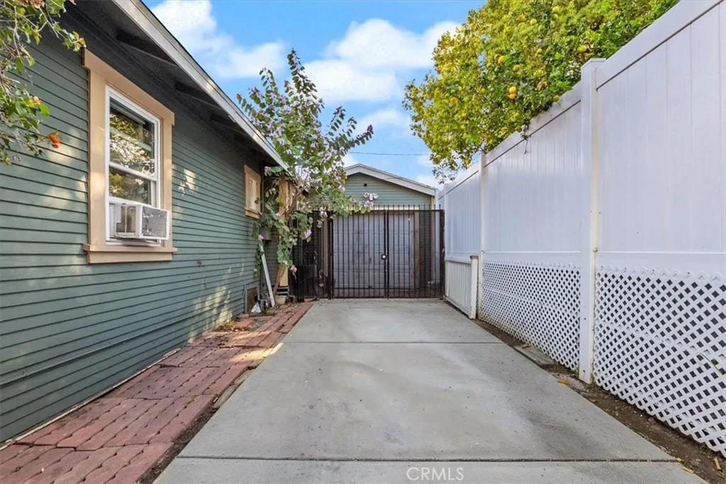 2093 Pasadena, Long Beach, California 90806 home-pic-17
