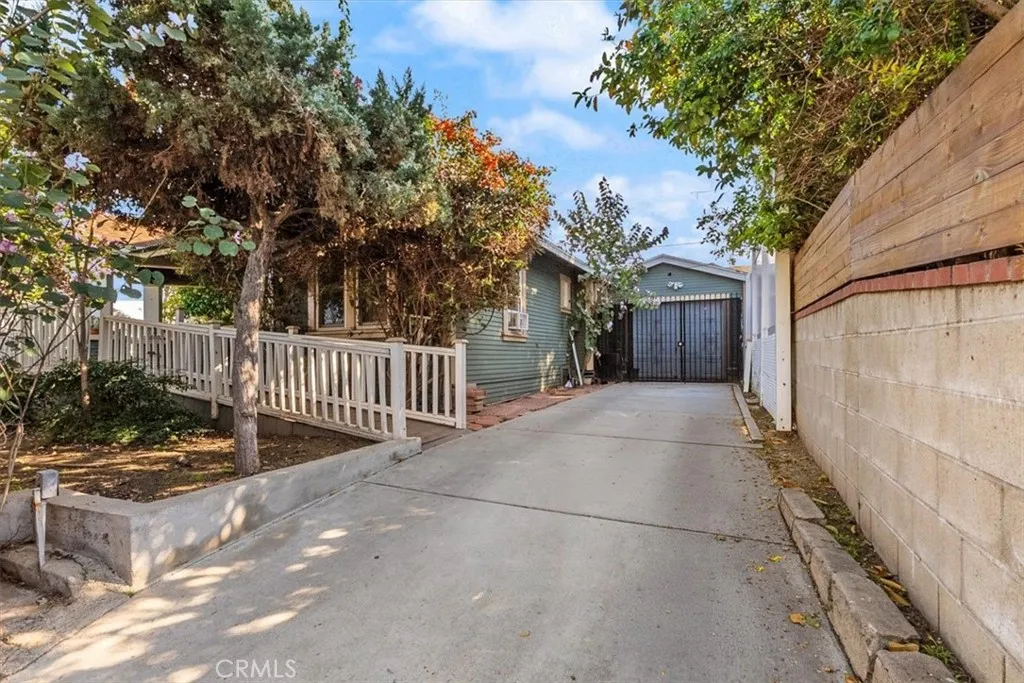 2093 Pasadena, Long Beach, California 90806 home-pic-16