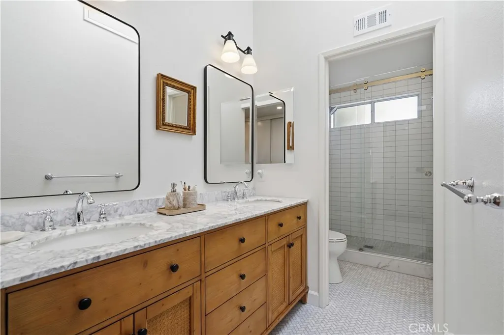 26352 Ivrea, Valencia, California 91355 home-pic-6