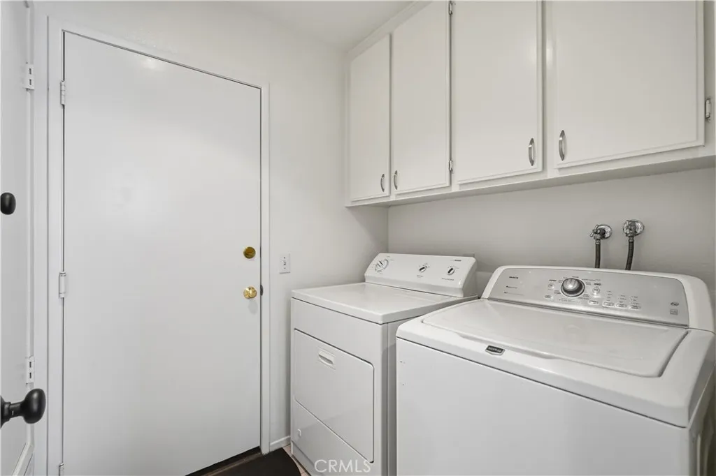 26352 Ivrea, Valencia, California 91355 home-pic-20