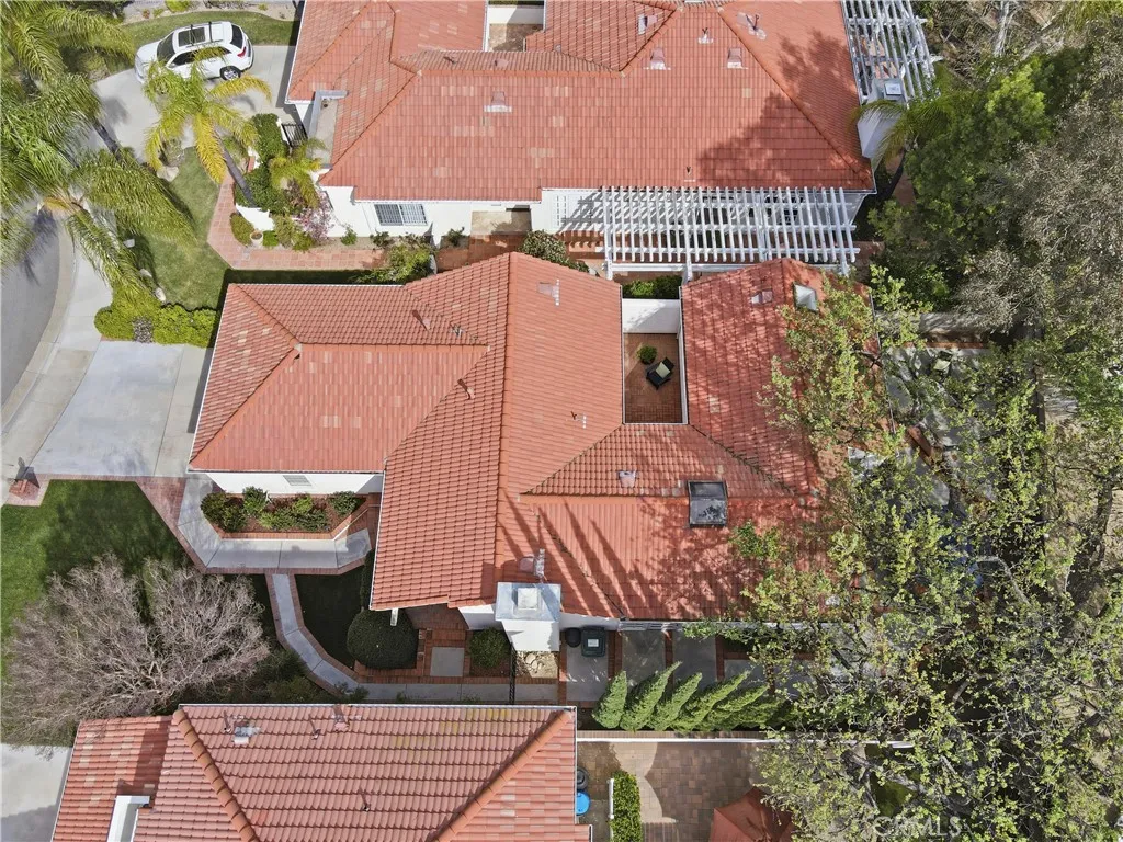26352 Ivrea, Valencia, California 91355 home-pic-29