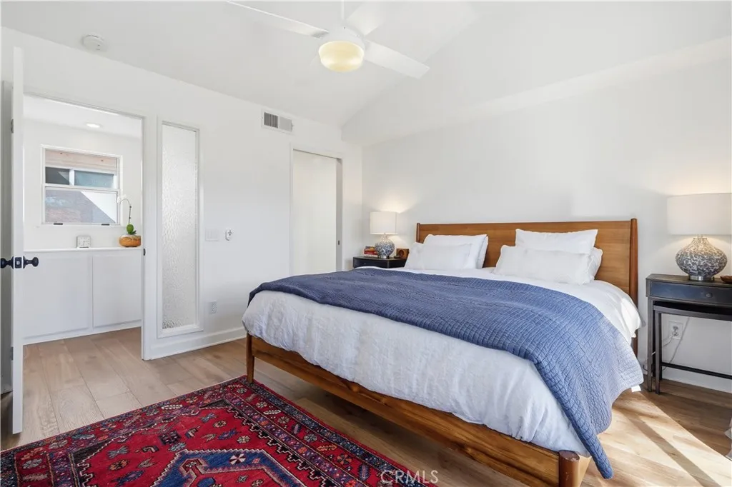26352 Ivrea, Valencia, California 91355 home-pic-4