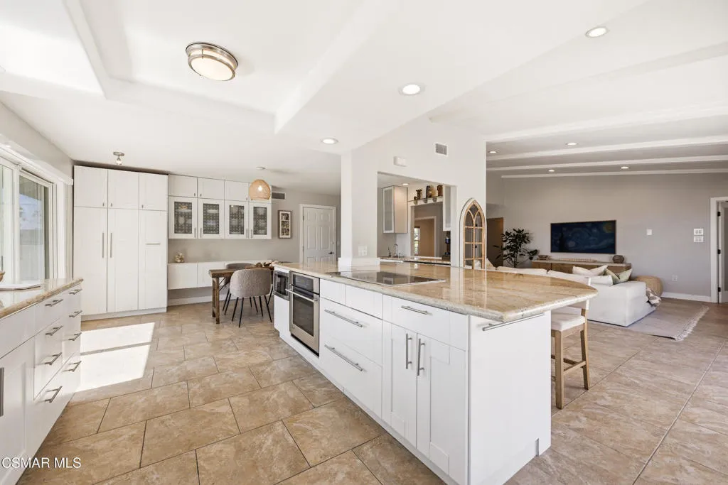 730 Creekmont Court, Ventura, California 93003 home-pic-19