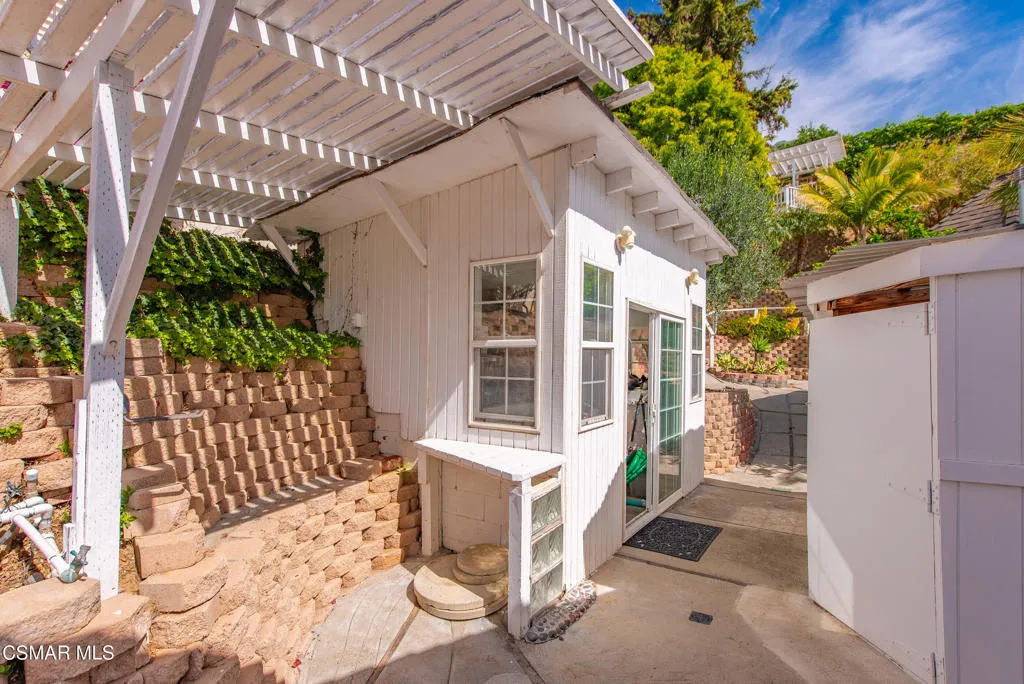 730 Creekmont Court, Ventura, California 93003 home-pic-40