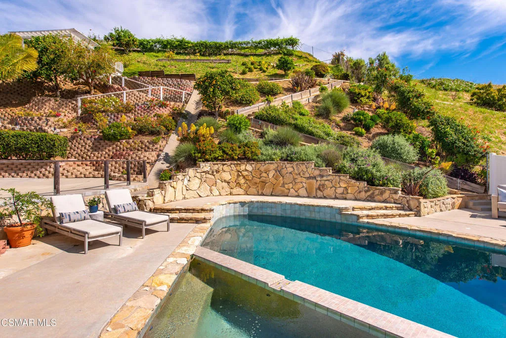 730 Creekmont Court, Ventura, California 93003 home-pic-35
