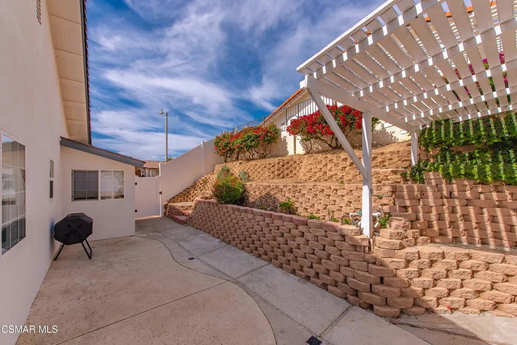 730 Creekmont Court, Ventura, California 93003 home-pic-42