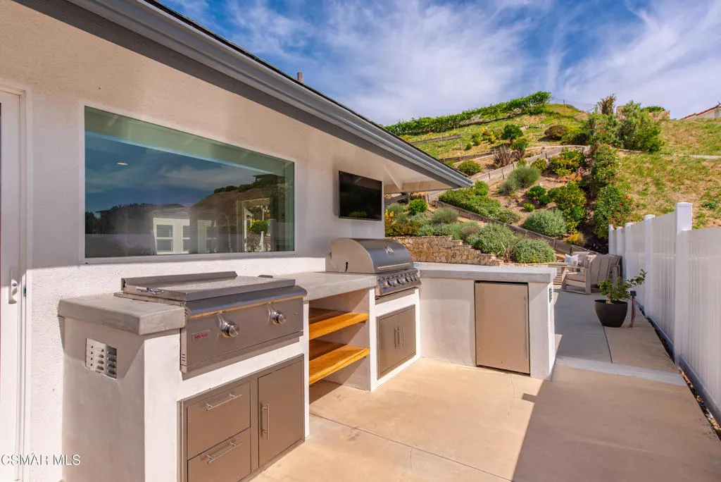 730 Creekmont Court, Ventura, California 93003 home-pic-38