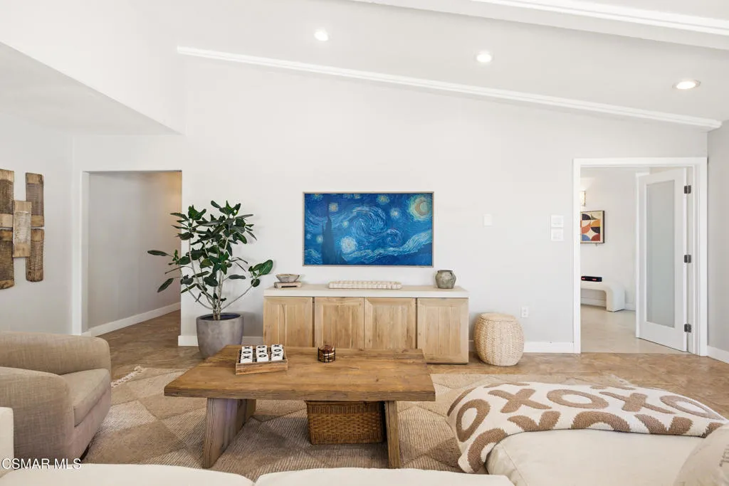 730 Creekmont Court, Ventura, California 93003 home-pic-12