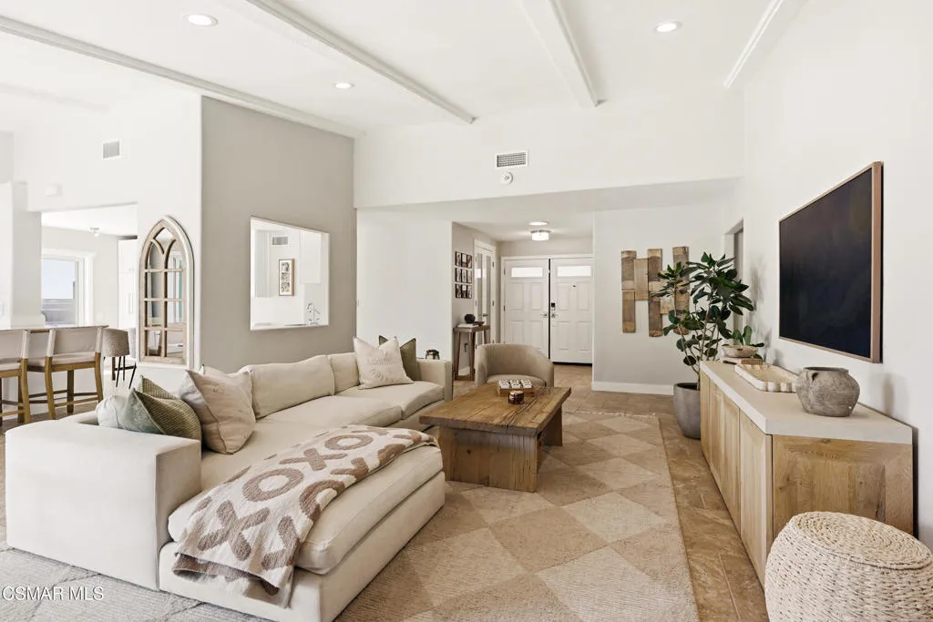 730 Creekmont Court, Ventura, California 93003 home-pic-14