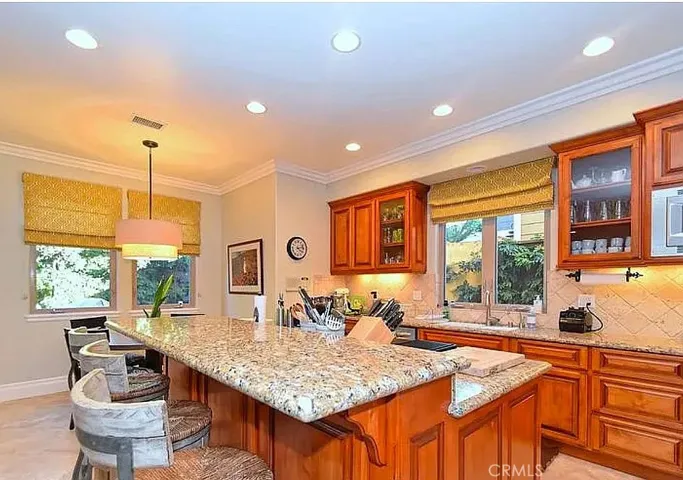 3200 Elm Avenue, Manhattan Beach, California 90266