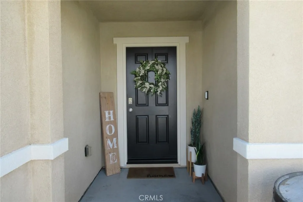 14369 Pioneer Way, Victorville, California 92394 home-pic-2