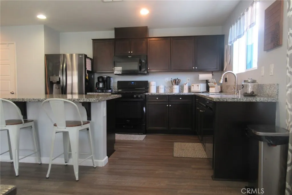 14369 Pioneer Way, Victorville, California 92394 home-pic-10
