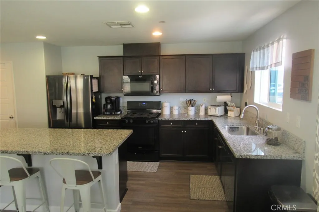 14369 Pioneer Way, Victorville, California 92394 home-pic-11