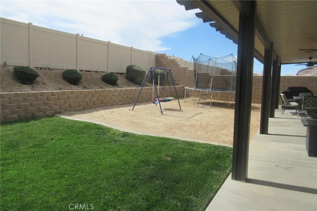 14369 Pioneer Way, Victorville, California 92394 home-pic-26
