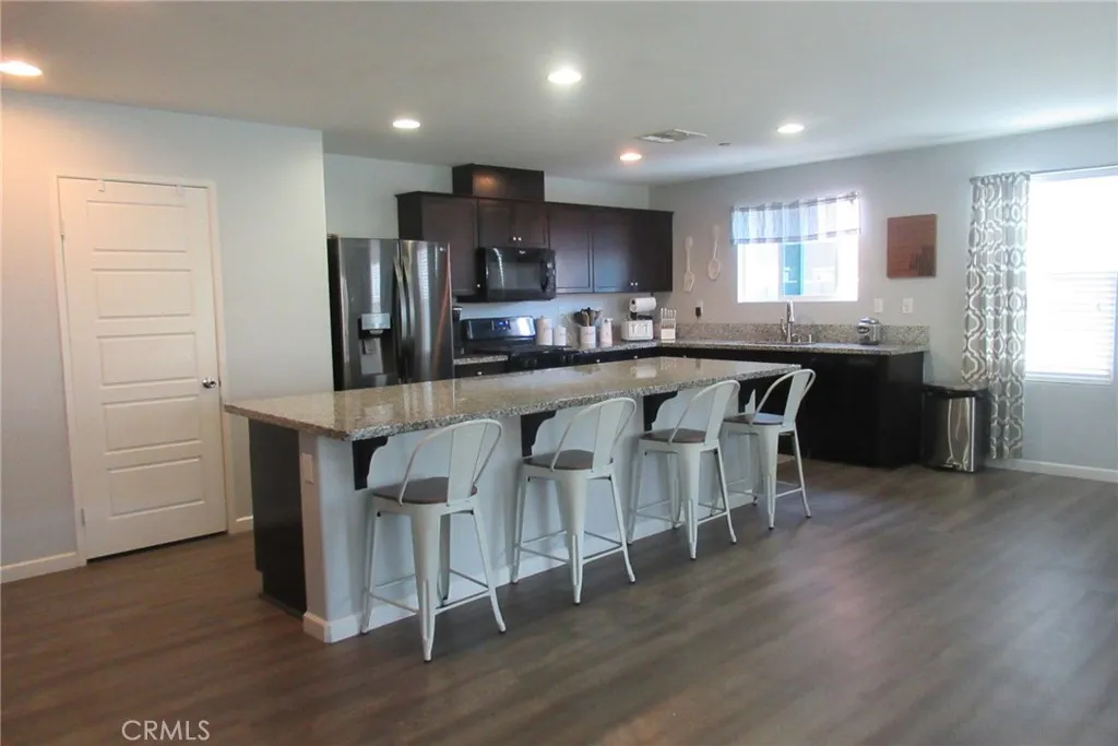 14369 Pioneer Way, Victorville, California 92394 home-pic-9