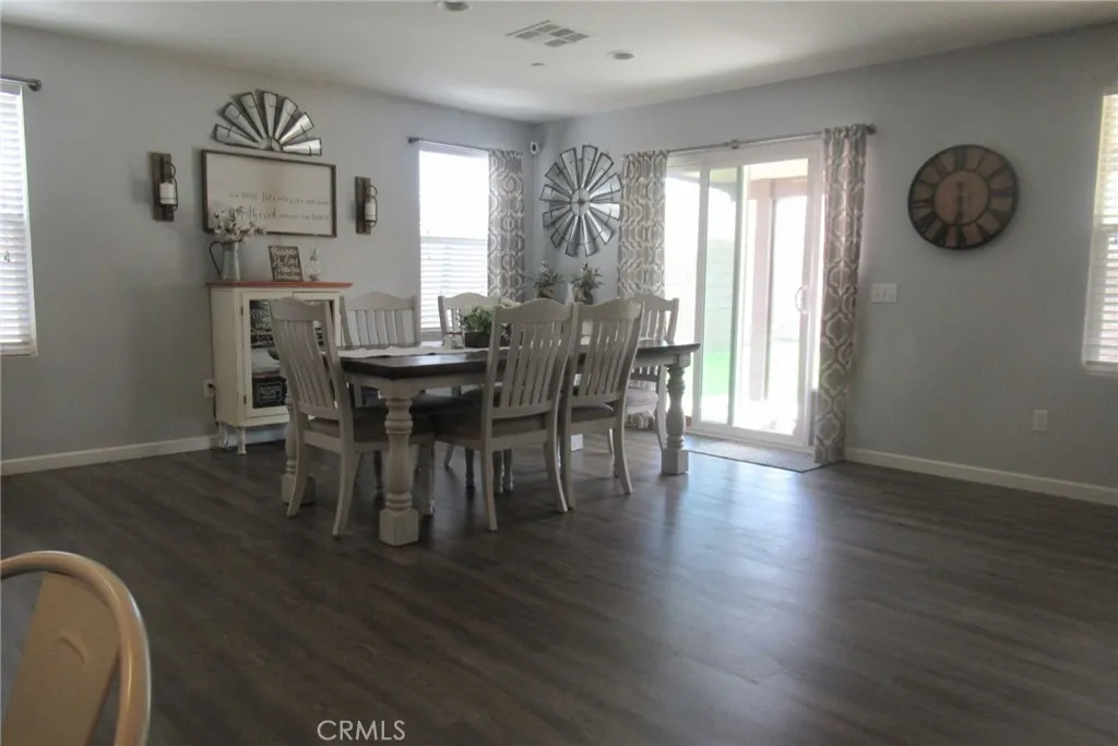 14369 Pioneer Way, Victorville, California 92394 home-pic-4