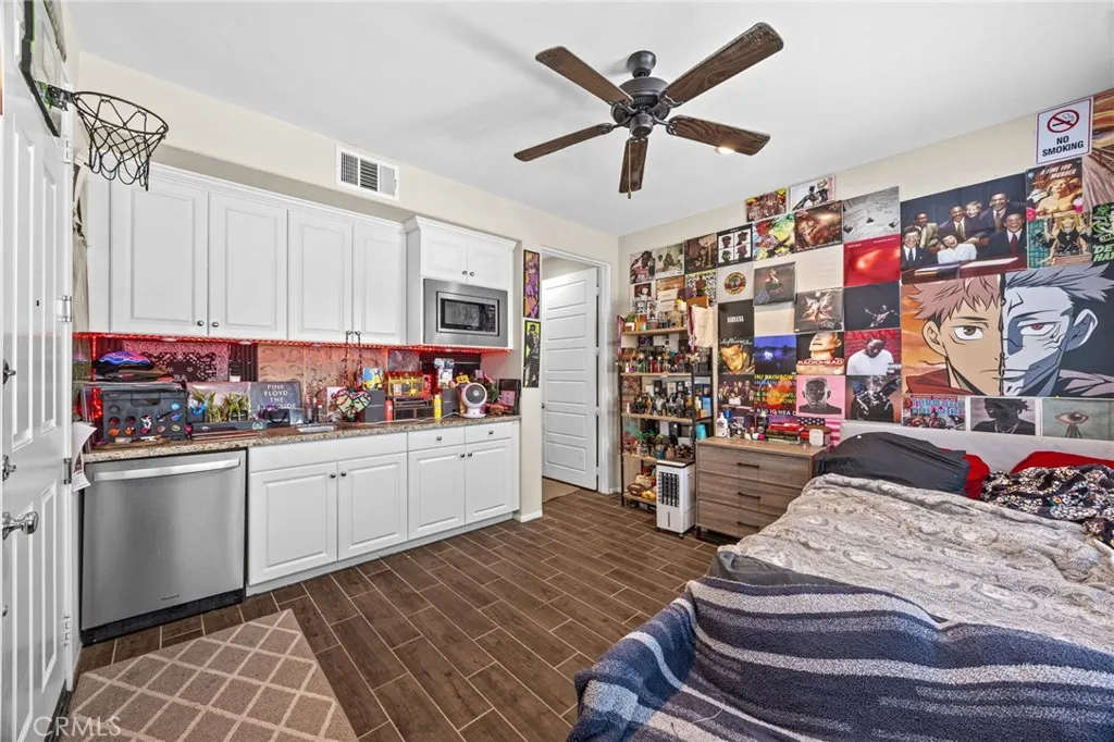 12054 Knight Court, Victorville, California 92392 home-pic-19