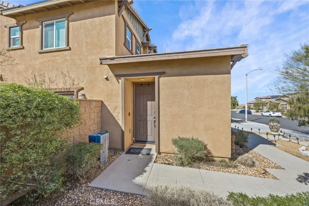 12054 Knight Court, Victorville, California 92392 home-pic-17