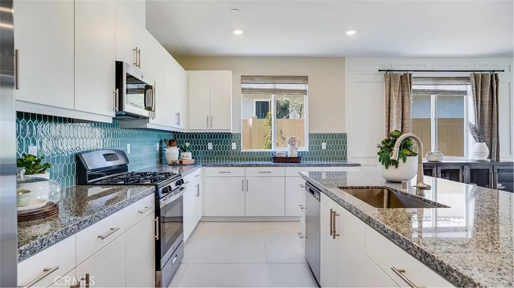 17561 Bassets Street, Hesperia, California 92345 home-pic-4