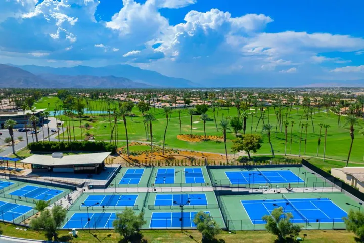 13-web-or-mls-Desert Horizons25_OPMG_082