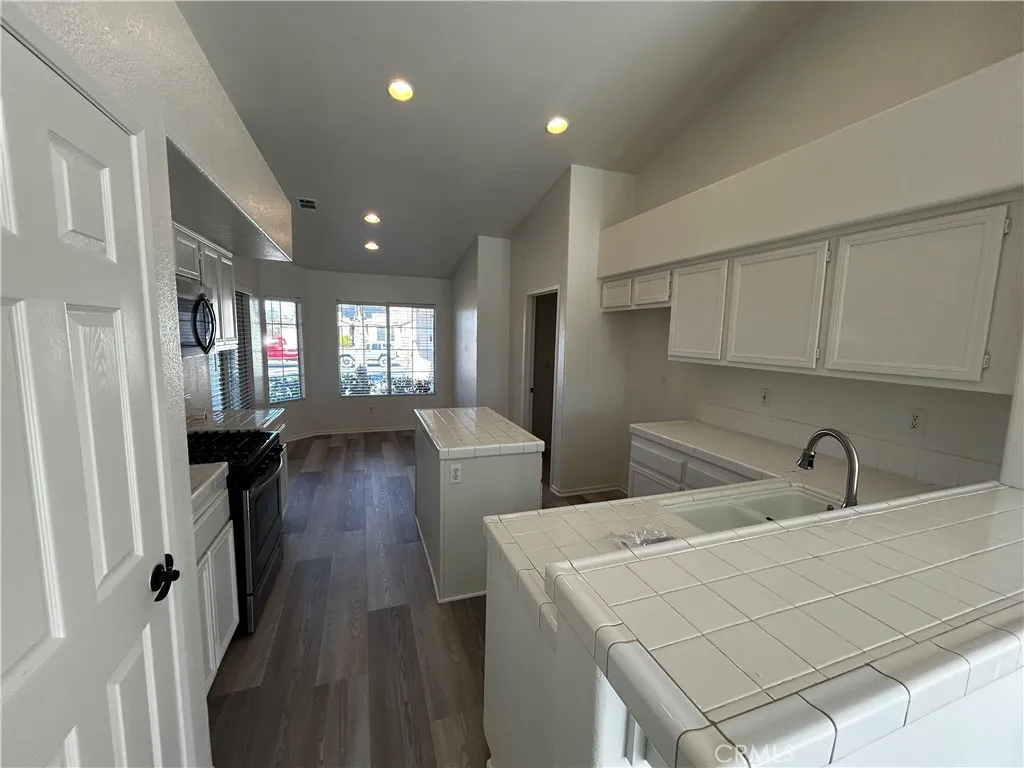 36996 Pomerol Loop, Winchester, California 92596 home-pic-7