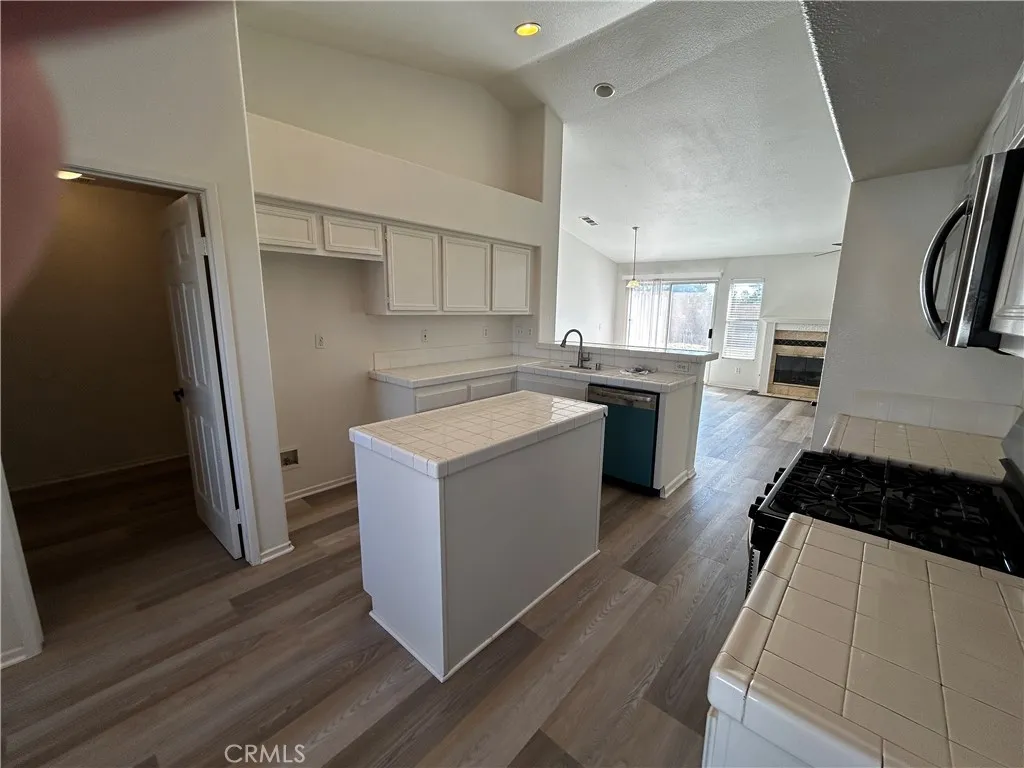 36996 Pomerol Loop, Winchester, California 92596 home-pic-9