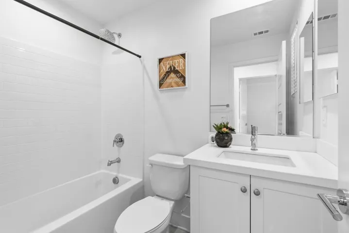 2ND BATHROOM - 2ND FLOOR