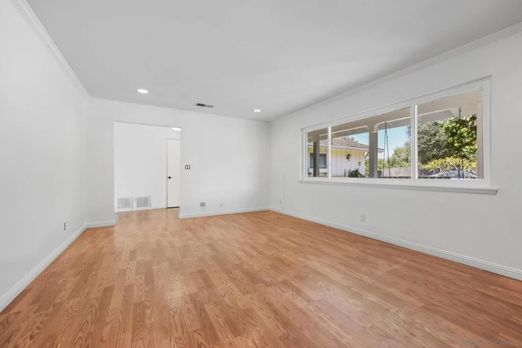 741 Rossiter Lane, Fallbrook, California 92028 home-pic-8