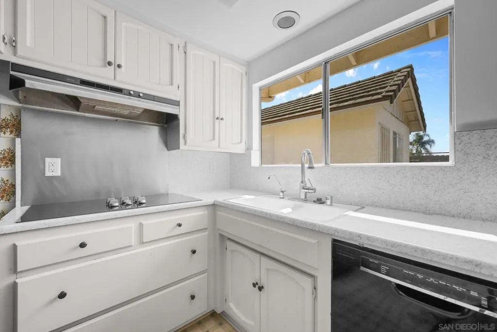 741 Rossiter Lane, Fallbrook, California 92028 home-pic-17