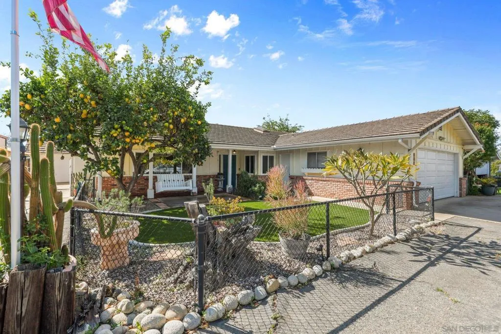 741 Rossiter Lane, Fallbrook, California 92028 home-pic-2