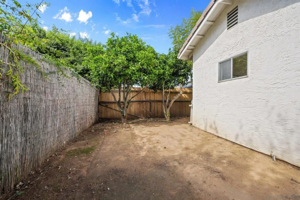 741 Rossiter Lane, Fallbrook, California 92028 home-pic-38