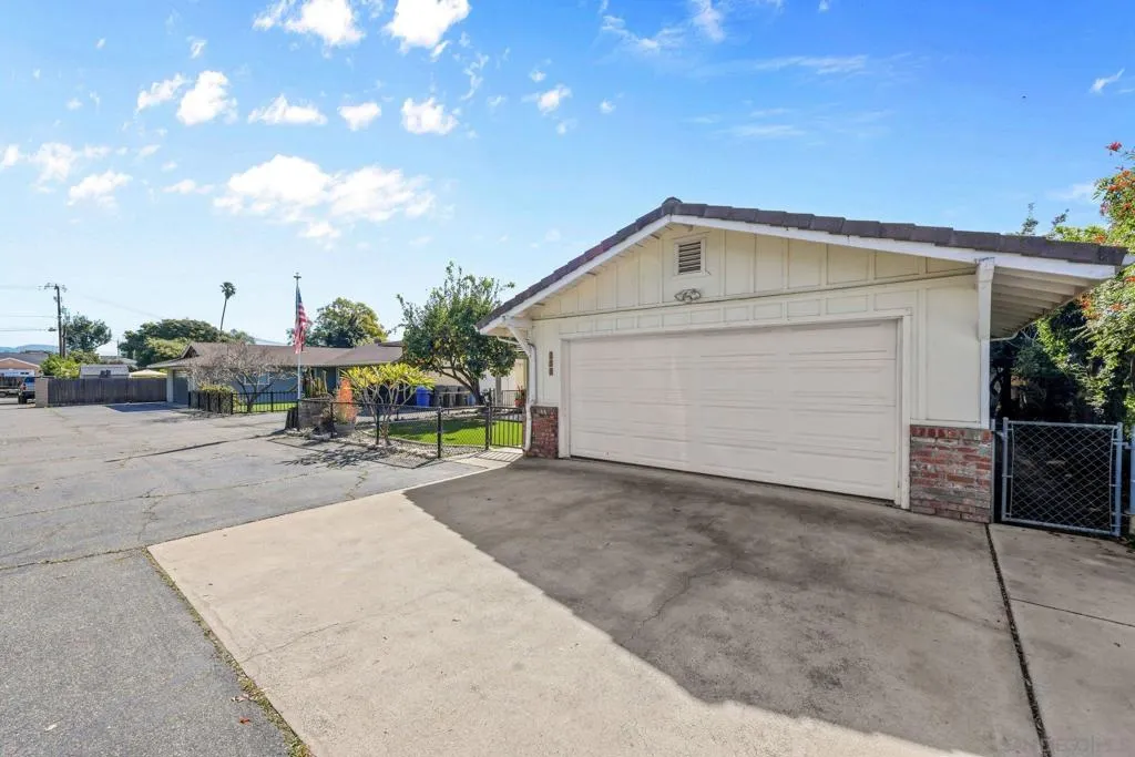 741 Rossiter Lane, Fallbrook, California 92028 home-pic-44