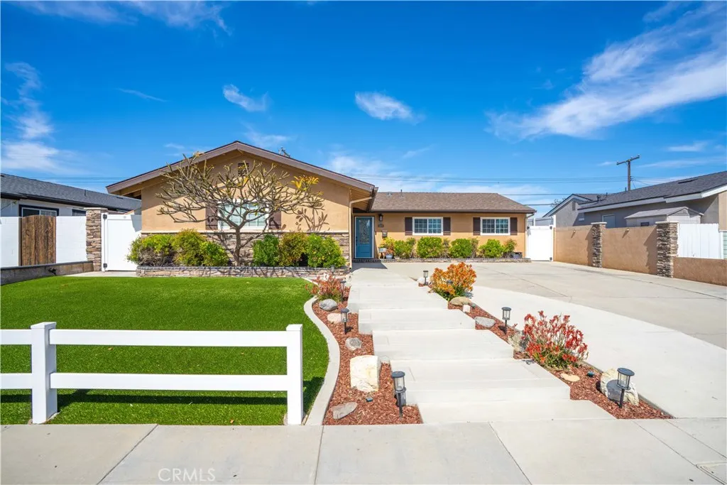 4611 Myra, Cypress, California 90630 home-pic-1