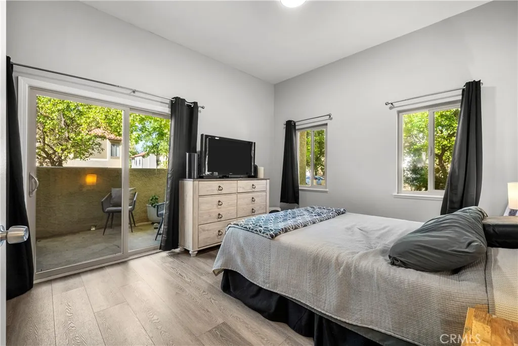 3264 Darby, Simi Valley, California 93063 home-pic-23