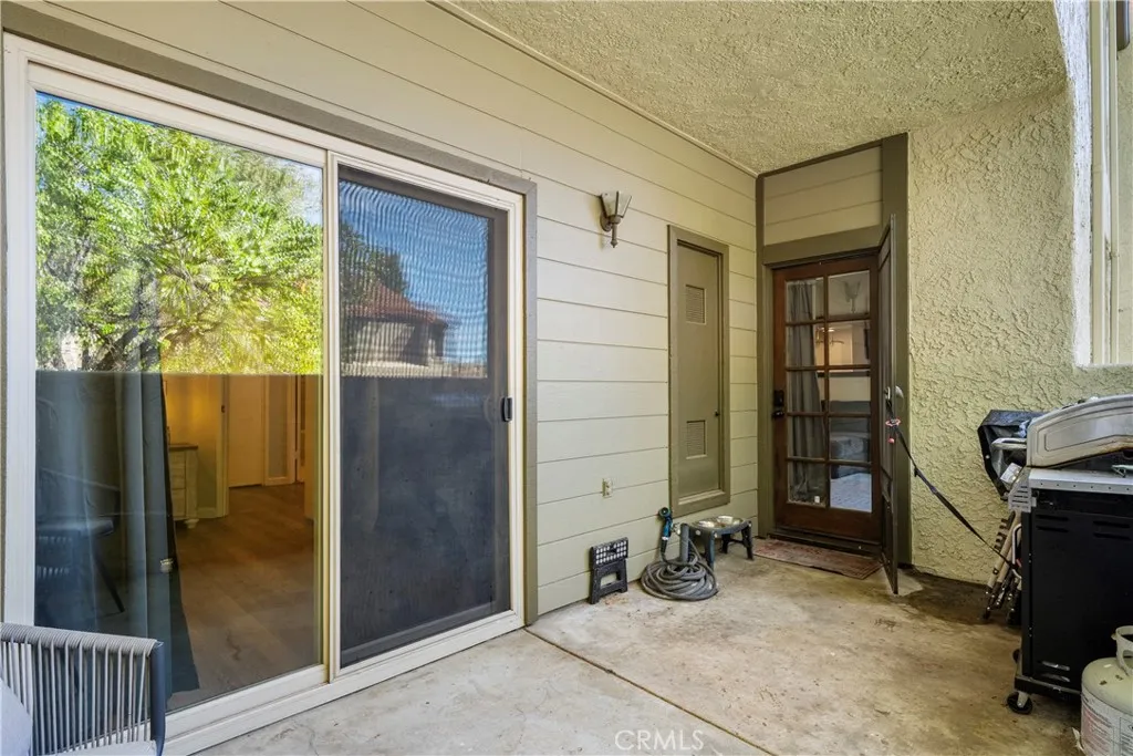 3264 Darby, Simi Valley, California 93063 home-pic-26
