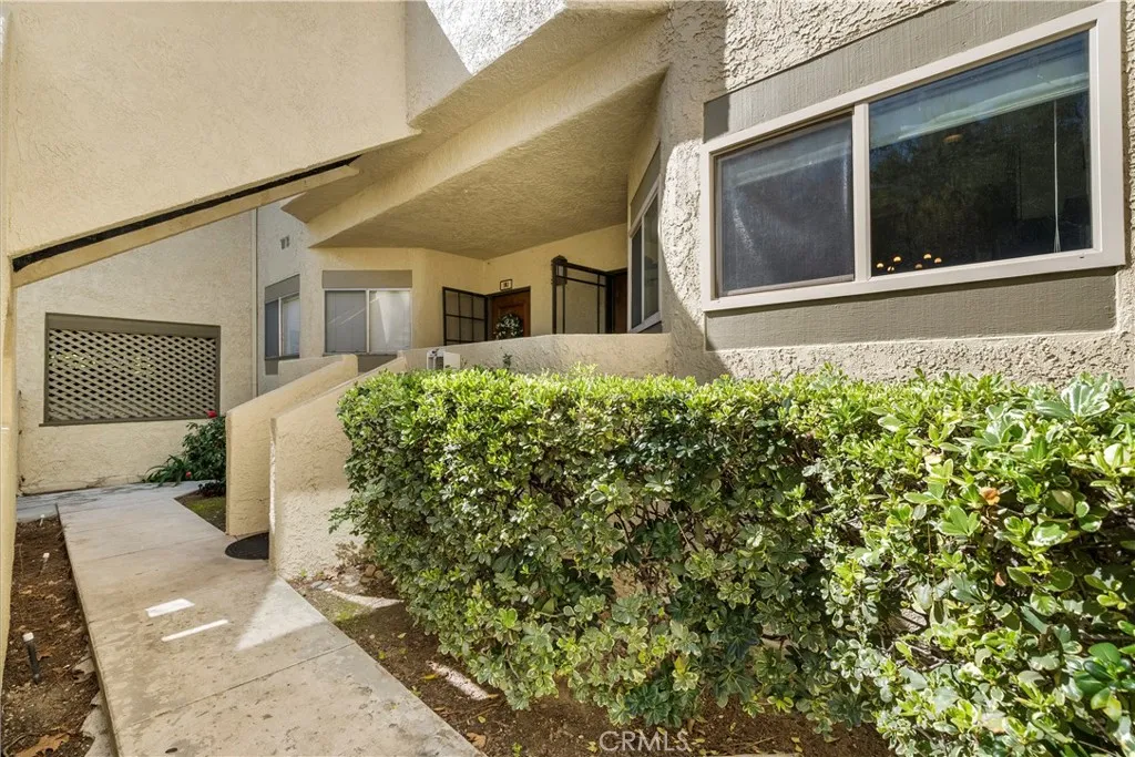 3264 Darby, Simi Valley, California 93063 home-pic-27