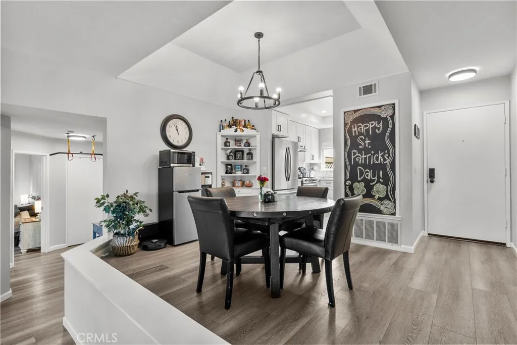 3264 Darby, Simi Valley, California 93063 home-pic-7