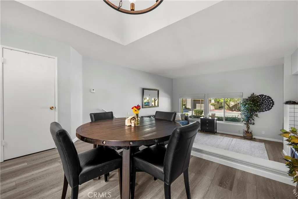 3264 Darby, Simi Valley, California 93063 home-pic-8