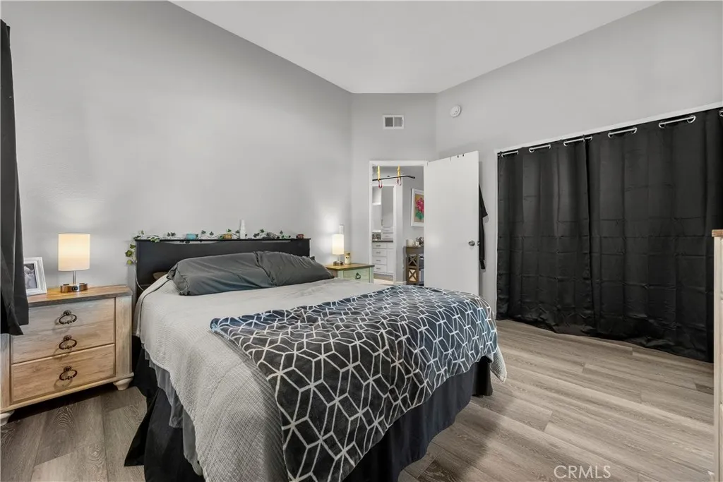 3264 Darby, Simi Valley, California 93063 home-pic-24