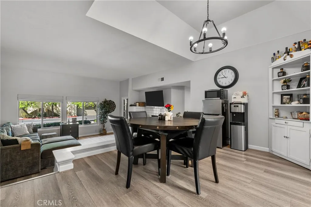 3264 Darby, Simi Valley, California 93063 home-pic-6