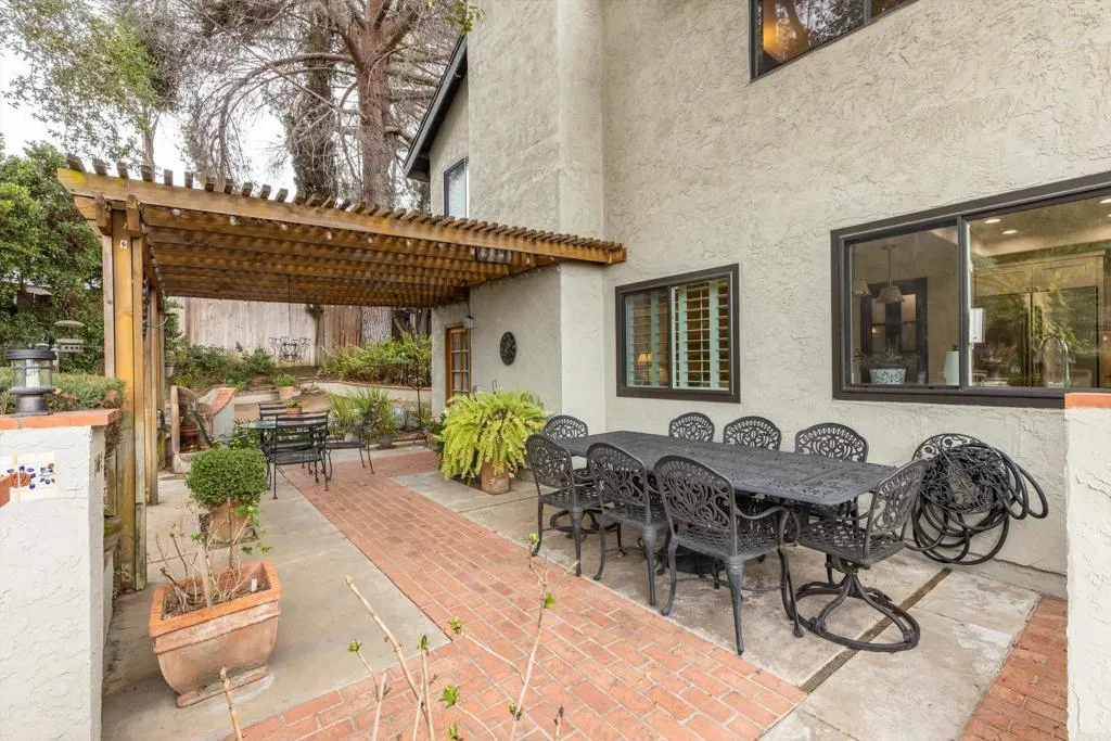 Outdoor Dining Area