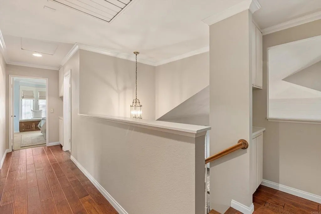 Landing /Walkway - view from Prim Bdrm