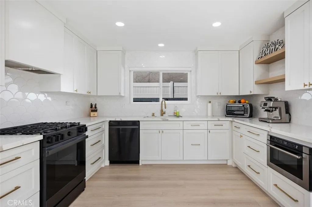 16342 Gentry, Huntington Beach, California 92647 home-pic-15
