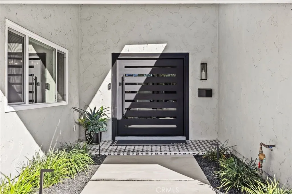 16342 Gentry, Huntington Beach, California 92647 home-pic-3