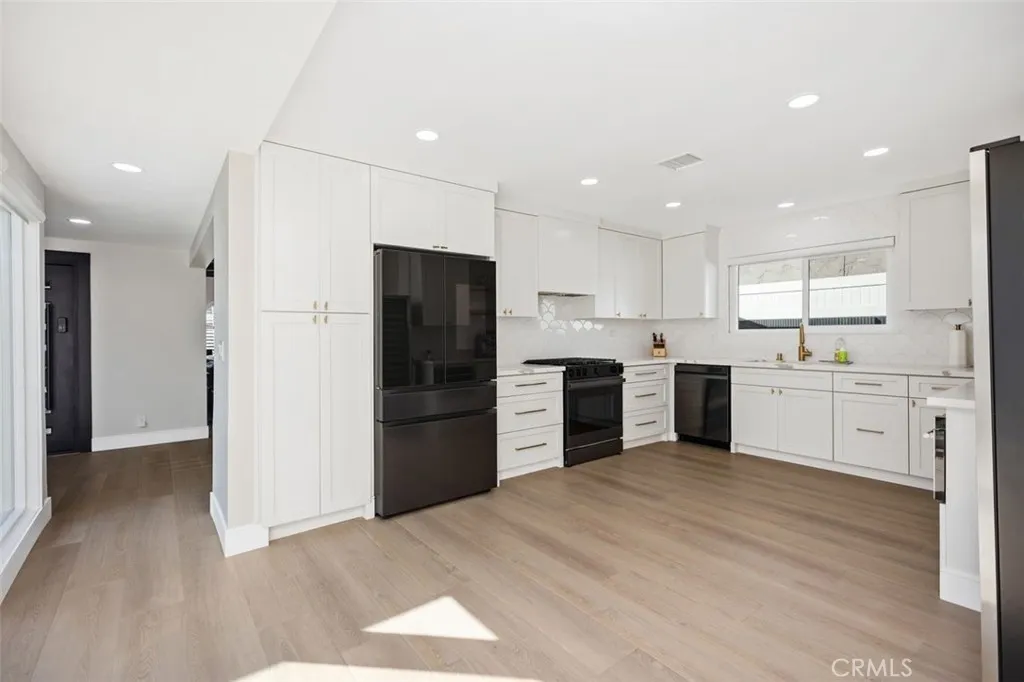 16342 Gentry, Huntington Beach, California 92647 home-pic-13