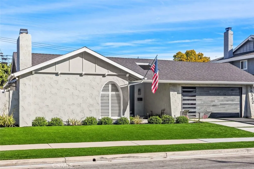 16342 Gentry, Huntington Beach, California 92647 home-pic-1