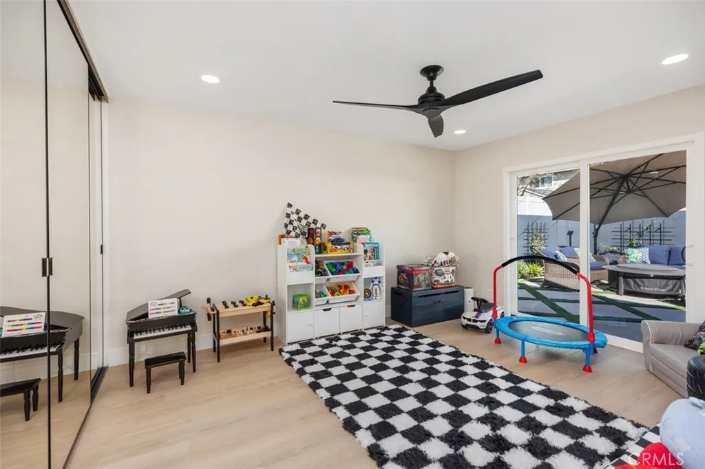 16342 Gentry, Huntington Beach, California 92647 home-pic-18